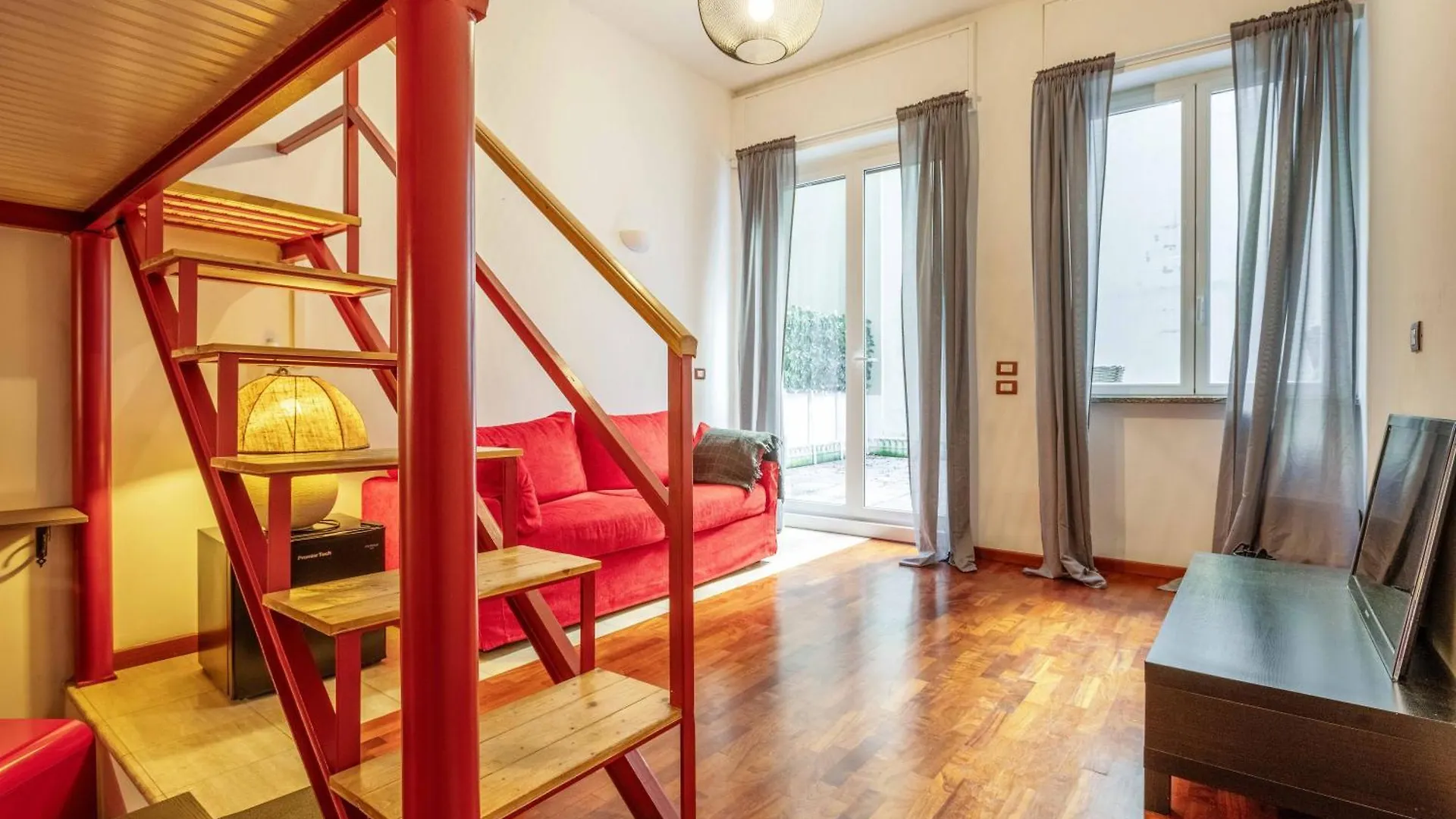 Контакты One Bedroom Apartment With Terrace Near Duomo