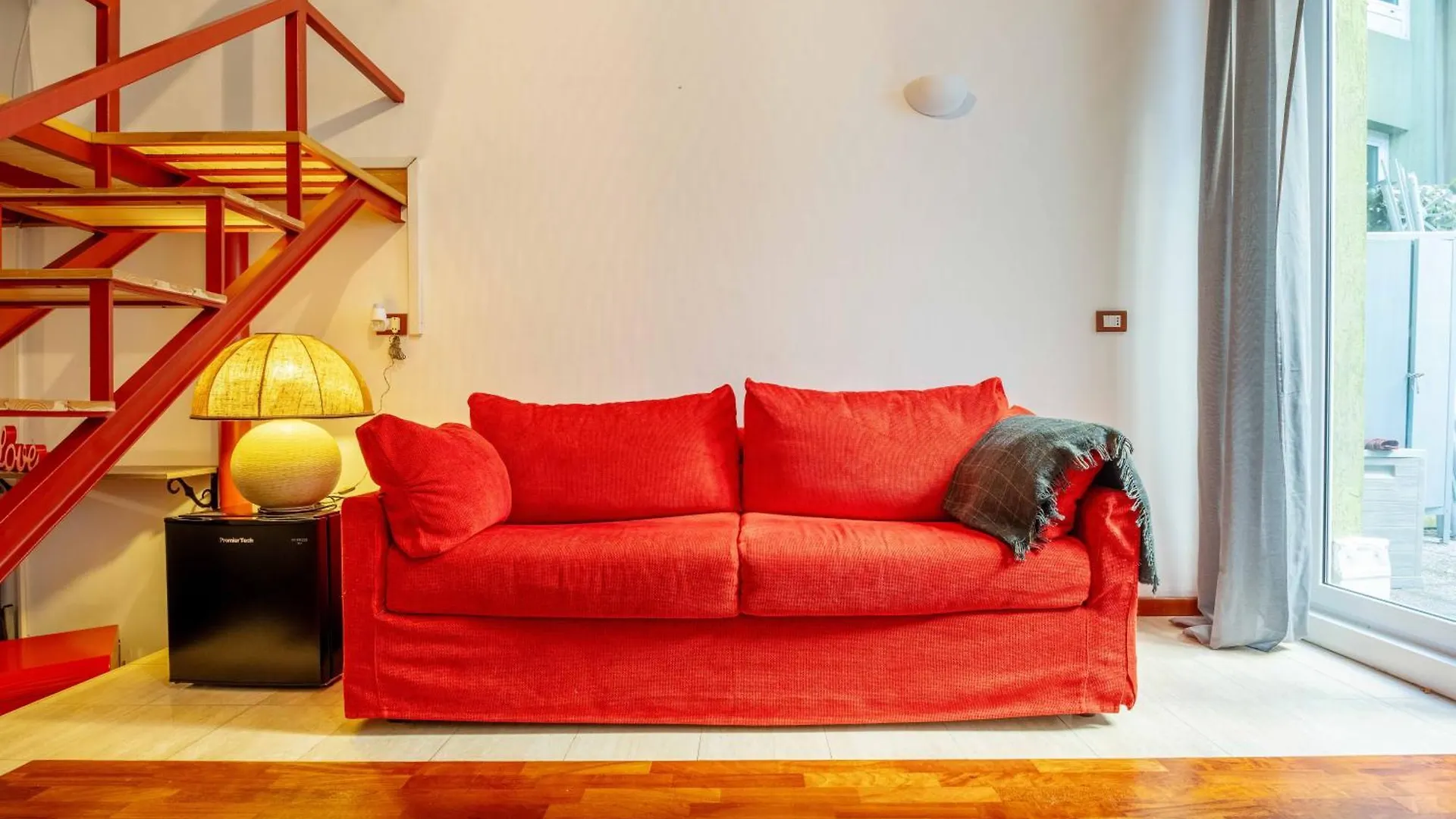 One Bedroom Apartment With Terrace Near Duomo Милан