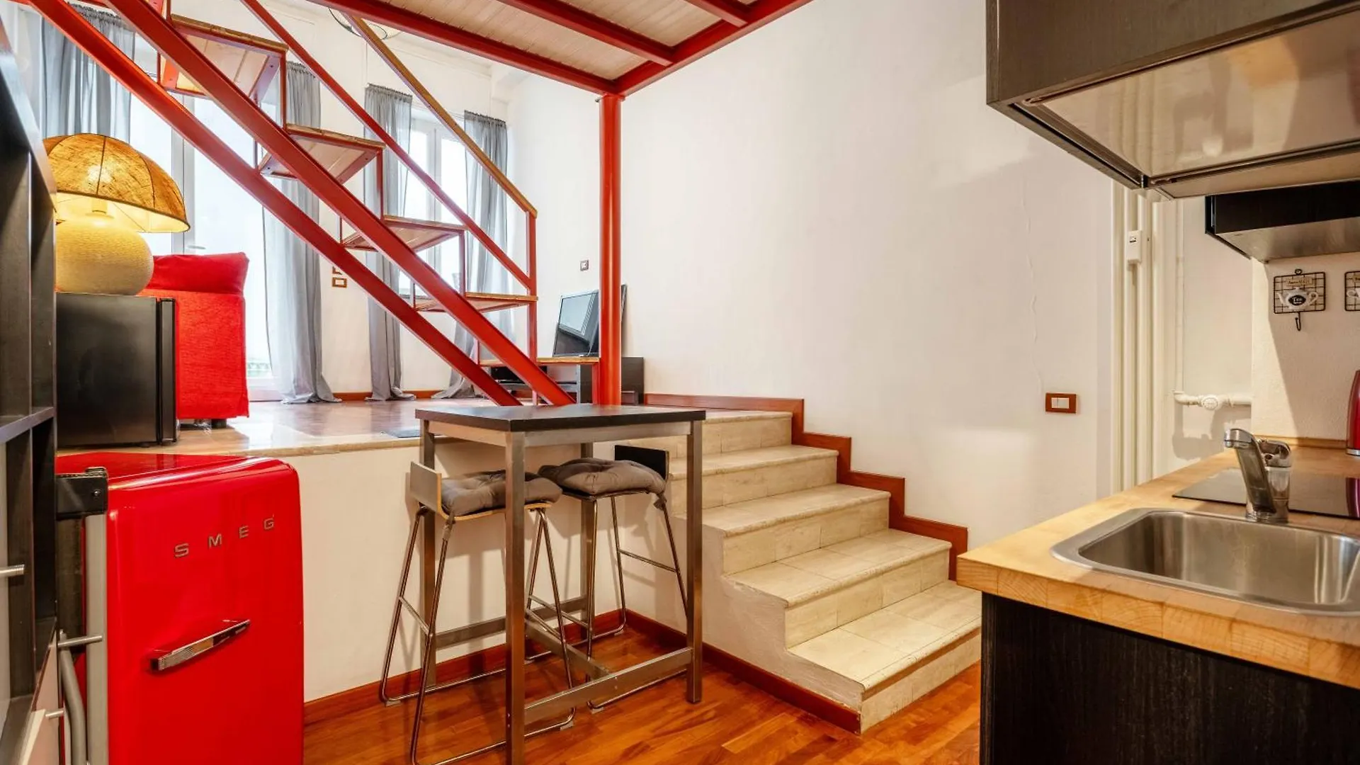 One Bedroom Apartment With Terrace Near Duomo Милан